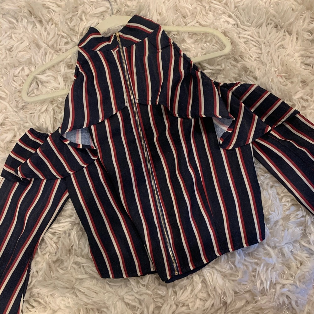 M; red white and blue Top; ruffles&cutout shoulder